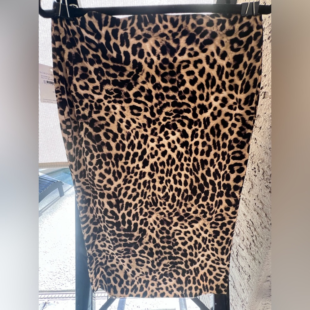NWOT SZM Leopard Print Skirt midi pencil stretch pull-on lined flattering